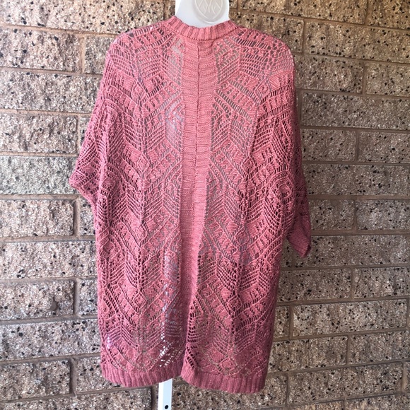 billie eilish white sweater